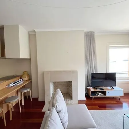 Baller Waterfront 2br Parking 3balconies Apartment
